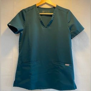 Figs Casmia 3 pocket scrub top